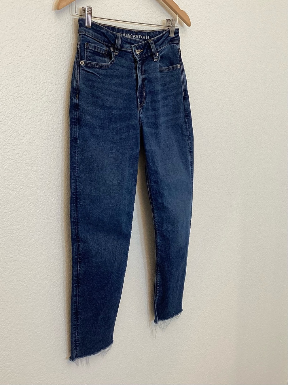 American Eagle 2 Short Mom Straight Jeans High Rise Women’s Crossover Waist 2022 - Picture 3 of 16